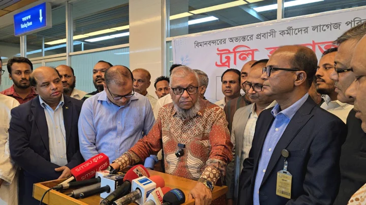 মালয়েশিয়ায় কর্মী পাঠানোর নামে প্রতারণাকারী এজেন্সির বিরুদ্ধে ব্যবস্থা নিচ্ছে সরকার: প্রবাসীকল্যাণমন্ত্রী