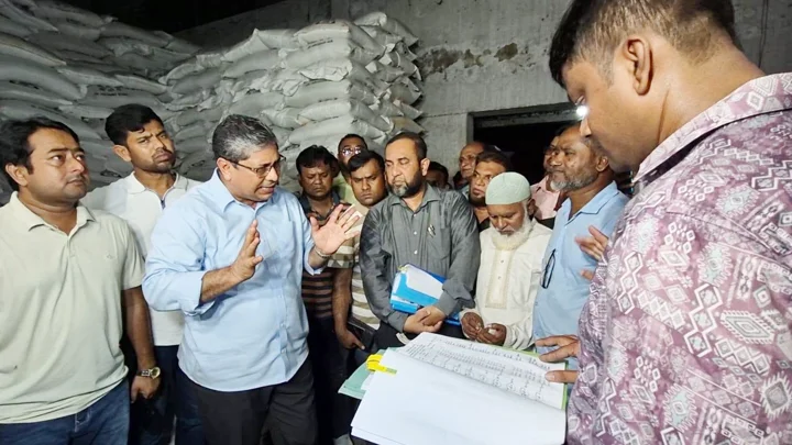 প্রতি জেলায় ১৫ সেপ্টেম্বরের মধ্যে সার পৌঁছে দেওয়া হবে: মীর শাহে আলম