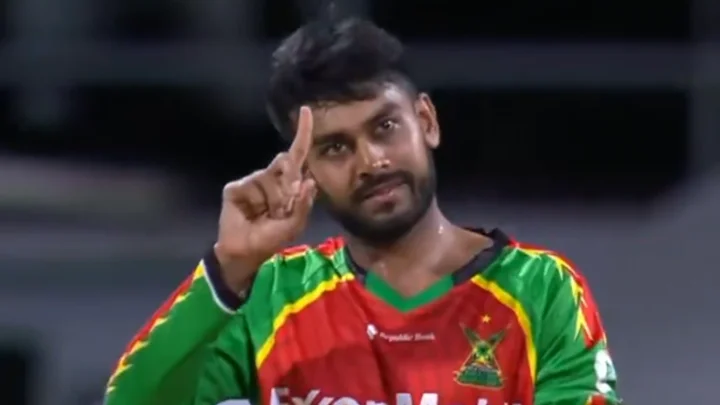 মিরাজের দুই শিকারেও বড় হার গায়ানার