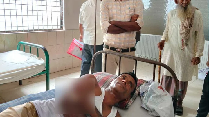 জয়পুরহাটে ইউপি সদস্যকে ছুরিকাঘাতের অভিযোগ