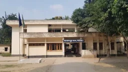 মাদক বিক্রির সময় বাবা-ছেলে আটক, গাঁজা-ইয়াবা জব্দ