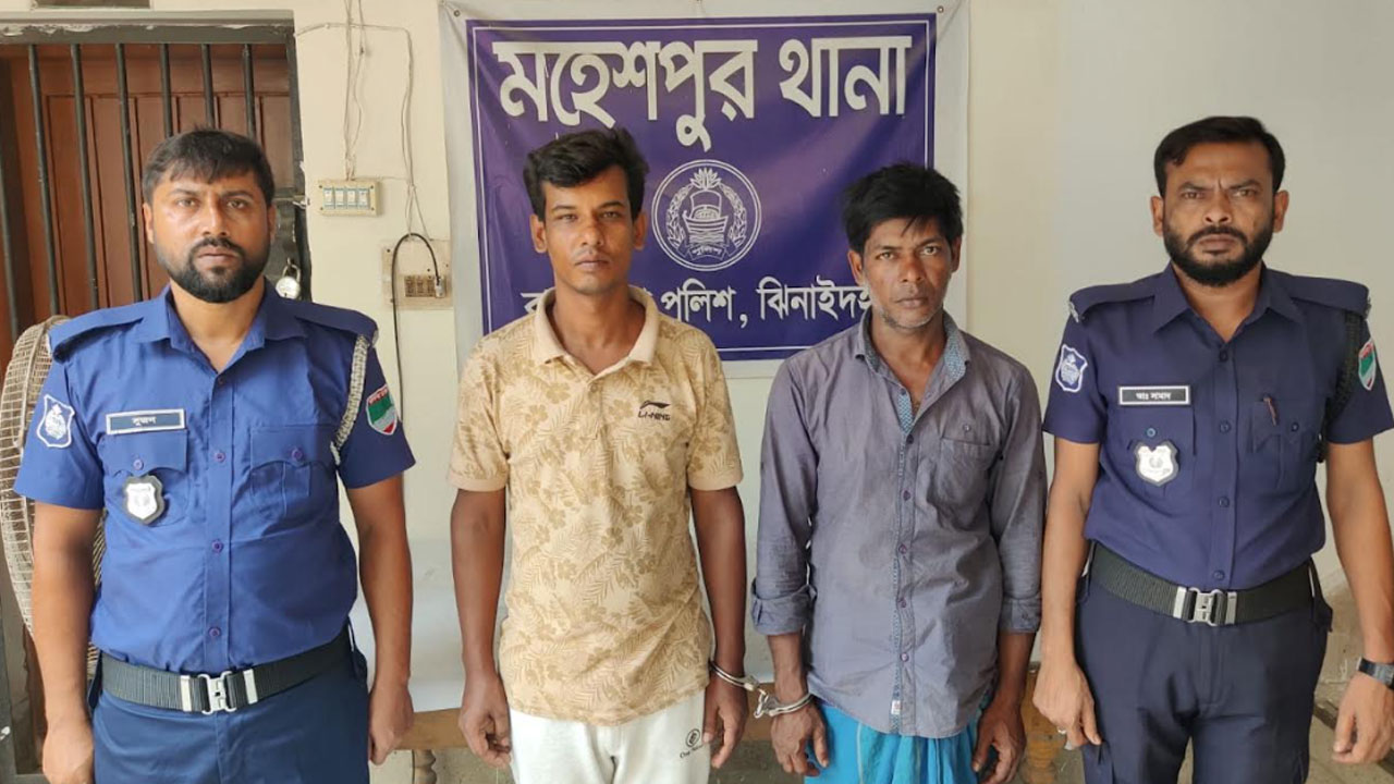 ভিডিও ফাঁসের ভয় দেখিয়ে চাঁদাবাজি, গ্রেপ্তার ২