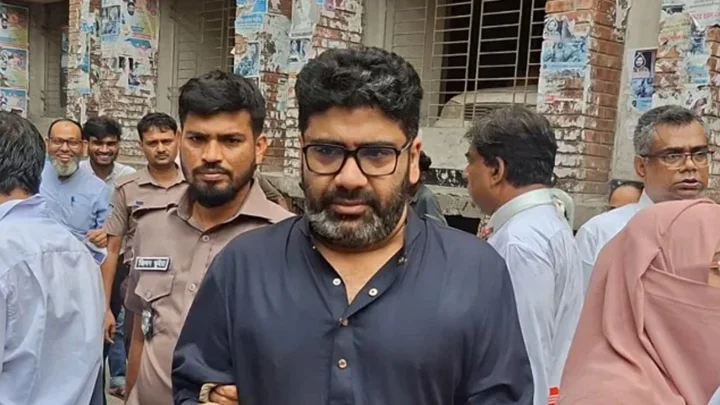 এবার হত্যা মামলায় গ্রেপ্তার হাসনাত আবদুল্লাহর ছেলে মঈনউদ্দিন