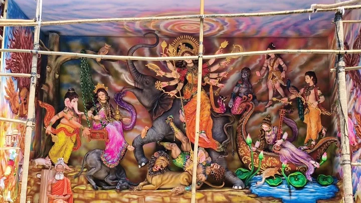 পিরোজপুরের ৪৬২ মণ্ডপে দুর্গাপূজার প্রস্তুতি, রাজমন্দিরে থাকছে ১৬০ প্রতিমা