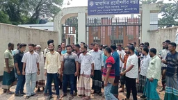 মনপুরায় বিদ্যুৎ নিয়ে কর্মকর্তা-গ্রাহক সংঘর্ষ, আহত ৫