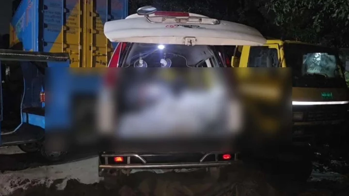 নদীতে ভাসছিল নগ্ন ও পচন ধরা মরদেহ