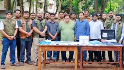 টাকা লেনদেনের পর সিলগালা কয়েনের বাক্সে মিলল জ্যান্ত সাপ, গ্রেপ্তার ৪