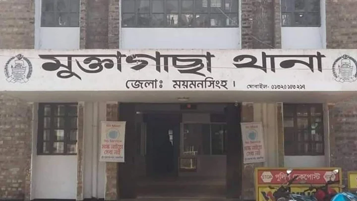 ওসির কক্ষে প্রবেশ নিয়ে বিএনপি নেতার বাগ্বিতণ্ডা, থানার ফটক ভাঙচুর