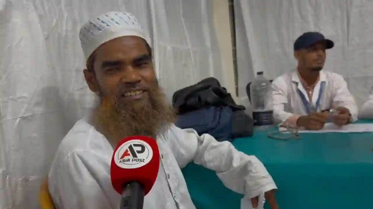 ১০ টাকার চিকিৎসায় সুস্থ হয়ে উঠছেন মুক্তার গাজী