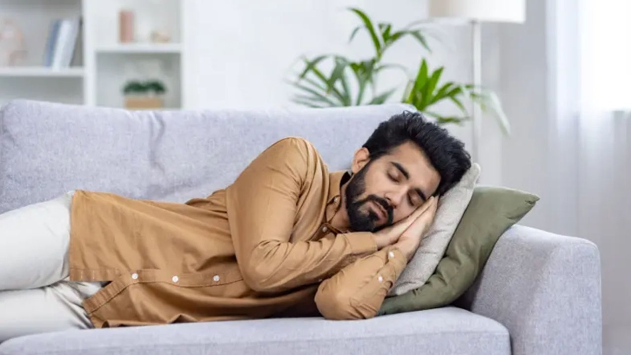 মাগরিবের পর ঘুমানো কি জায়েজ