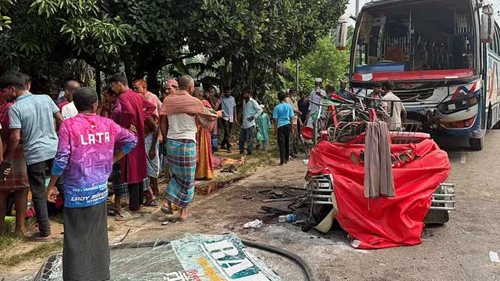 ময়মনসিংহে বাসচাপায় অটোরিকশার ৭ যাত্রী নিহত