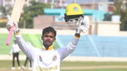 নাঈমের প্রথম দ্বিশতকে বড় সংগ্রহ রাজশাহীর