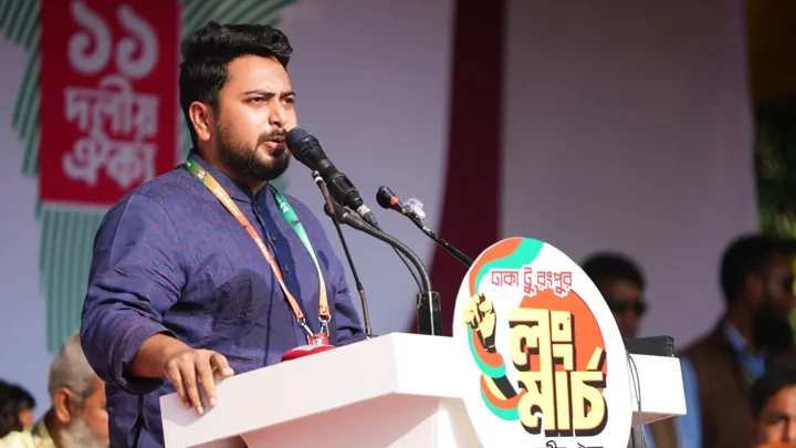 তারেক রহমানকে ঠিক করতে হবে, তিনি কীভাবে ক্ষমতা ছাড়বেন