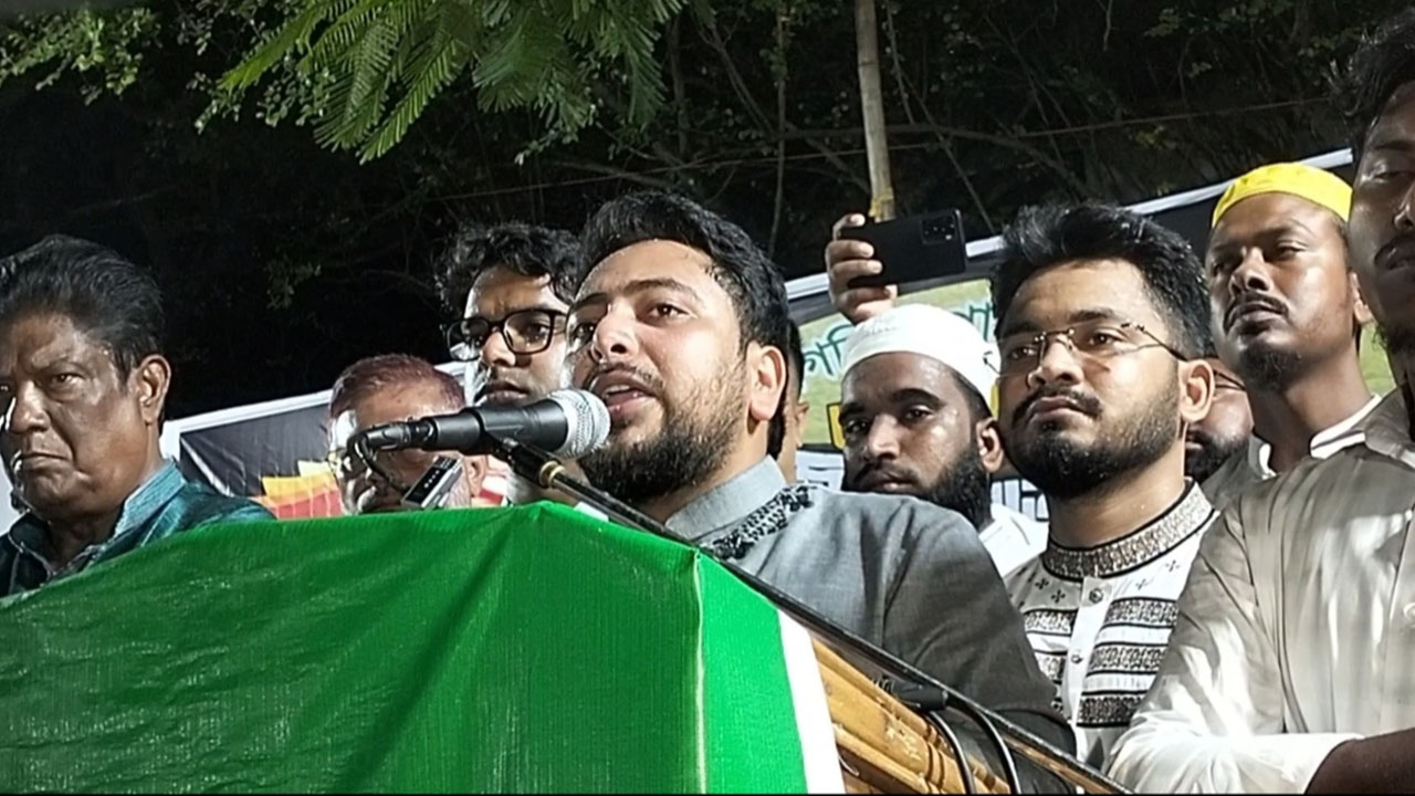 অসুস্থতার অজুহাতে সাহাবুদ্দিনকে দেশ ছাড়তে দেওয়া যাবে না: নাহিদ ইসলাম