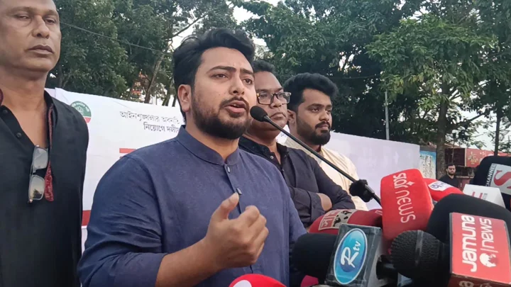 গঙ্গার পানির ন্যায্য হিস্যা আদায় করব, আধিপত্য মেনে নেব না: নাহিদ ইসলাম