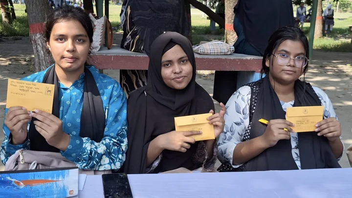 ‘নিজ হাতে অনুভূতি লেখার এত আনন্দ, না লিখলে জানতাম না’