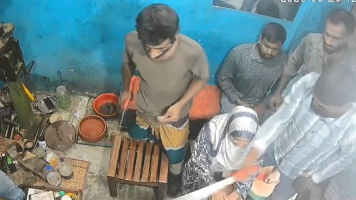 নারায়ণগঞ্জে দিনদুপুরে স্বর্ণের দোকানে ডাকাতি
