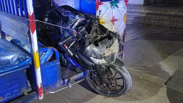 শীতলক্ষ্যা সেতুর রেলিংয়ে ধাক্কা দ্রুত গতির মোটরসাইকেলের, প্রাণ গেল চালকের