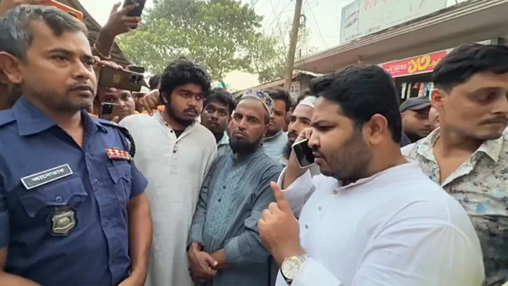 ‘আপনার বিরুদ্ধে অনেক অভিযোগ, আপনি মাটি কাটার কমিশন খান’