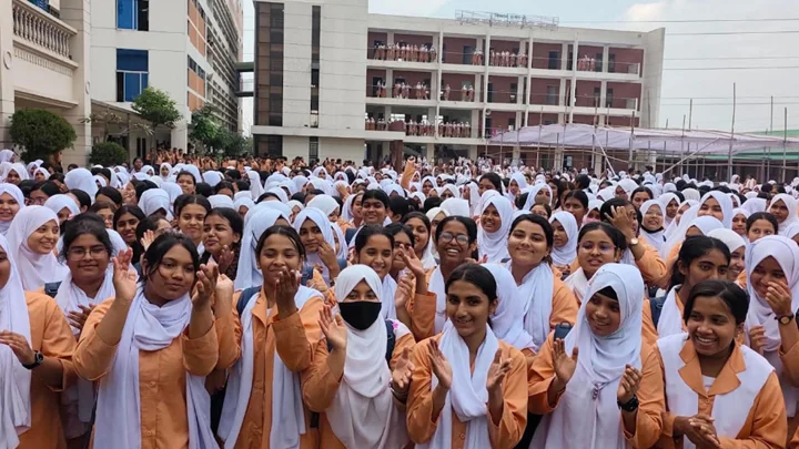 এবারও এইচএসসিতে দেশসেরা আবদুল কাদির মোল্লা সিটি কলেজ