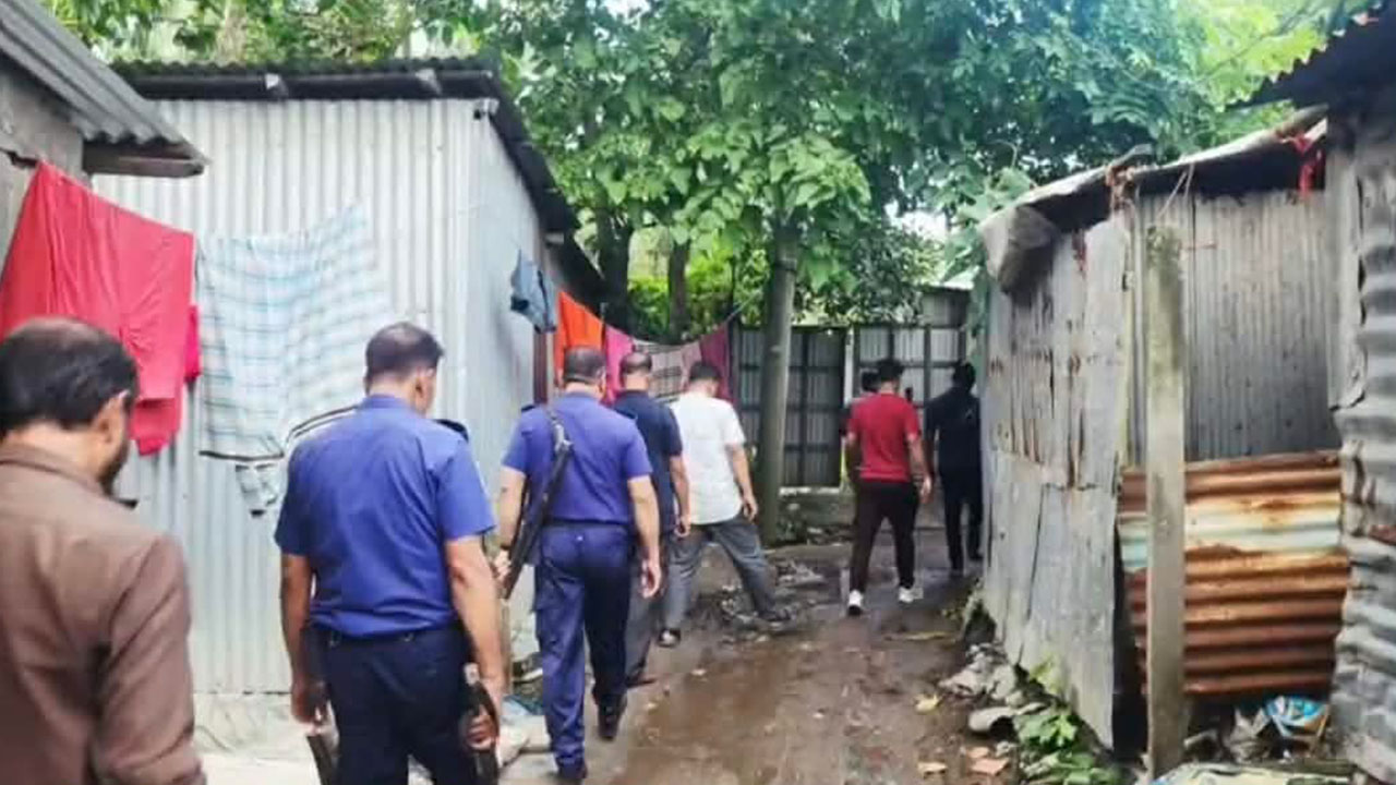 নরসিংদীতে প্রতিপক্ষের হামলায় ছাত্রদল নেতা গুলিবিদ্ধসহ আহত ১০