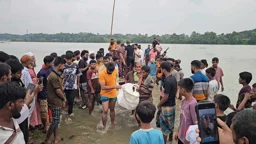 নরসিংদীতে নদীতে নিখোঁজ চারজনের মধ্যে তিনজনের মরদেহ উদ্ধার