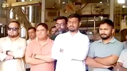 আ.লীগ নেতাদের সিগারেট কোম্পানি এনসিপি নেতাদের মালিকানায়, কারখানা সফরে নাসীরুদ্দীন পাটওয়ারী