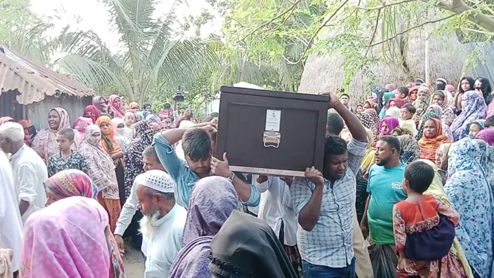 দেশে পৌঁছেছে সৌদি আরবে অগ্নিকাণ্ডে নিহত দুই প্রবাসীর মরদেহ