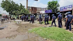 নাটোরে বাস কাউন্টার দখল নিয়ে সংঘর্ষ, আহত ৬