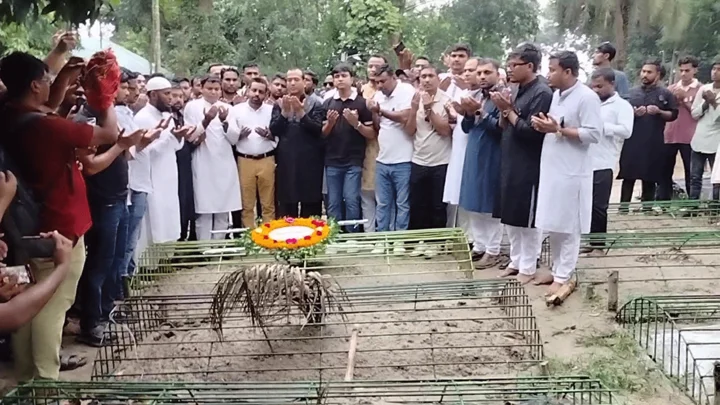 শাকিলের কবর জিয়ারত করলেন ছাত্রদলের কেন্দ্রীয় নেতারা, বিচারের আশ্বাস