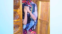 ওয়ারড্রবে লুকিয়েও শেষরক্ষা হলো না অনলাইন প্রতারকের