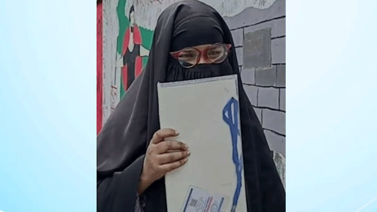 বাড়িতে বাবার লাশ রেখে পরীক্ষা দিচ্ছে মেয়ে
