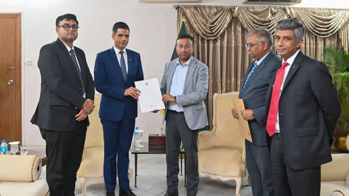 নেপালের বন্যাদুর্গতদের ১২ কোটি টাকা সহায়তা দিল বাংলাদেশ