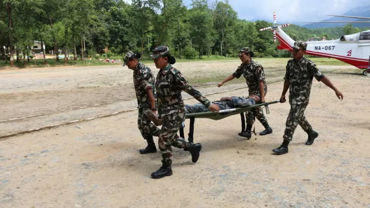 নেপালে নিহতের সংখ্যা বেড়ে ৩৮৯, আরও বড় বিপর্যয়ের আশঙ্কা