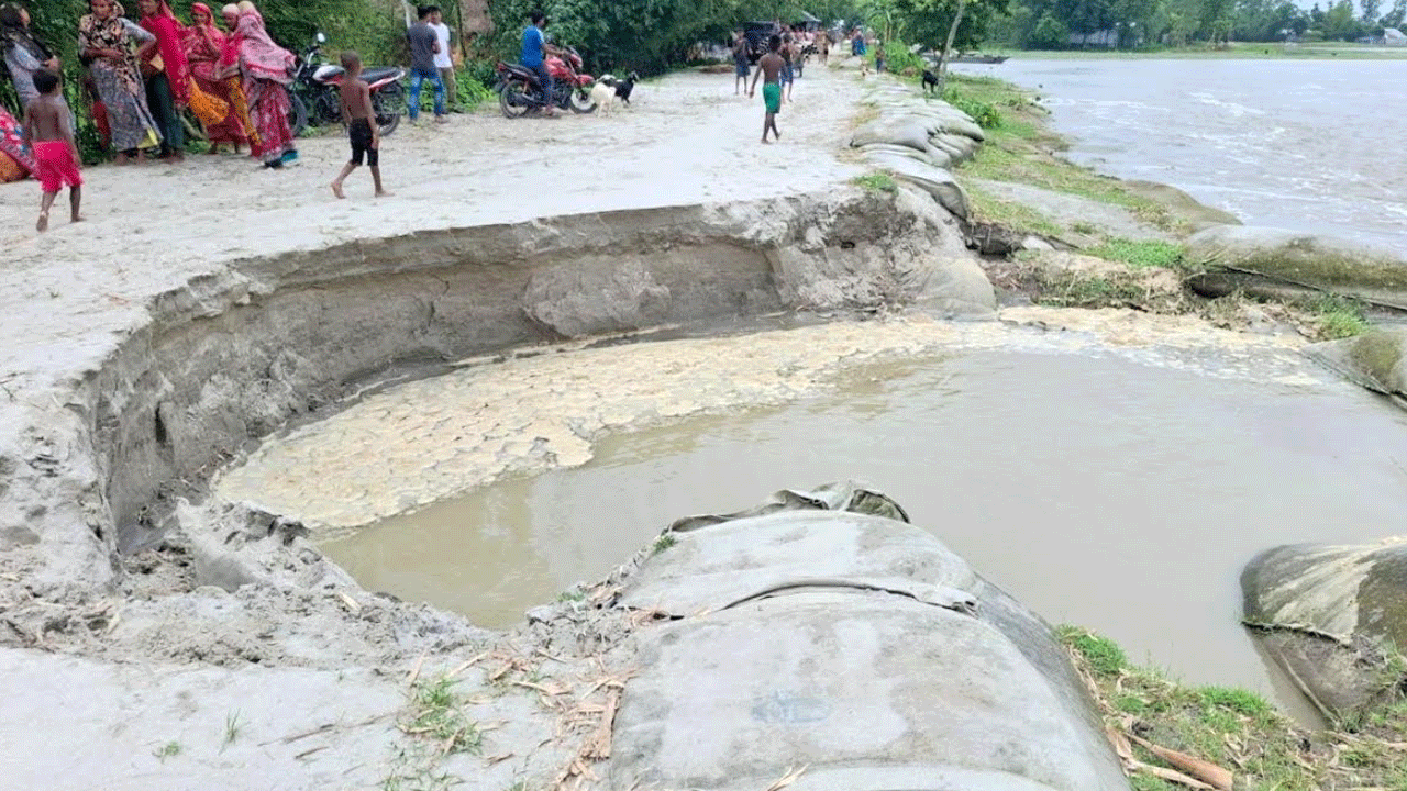 তিস্তার ডানতীরের প্রধান বাঁধে ভাঙন