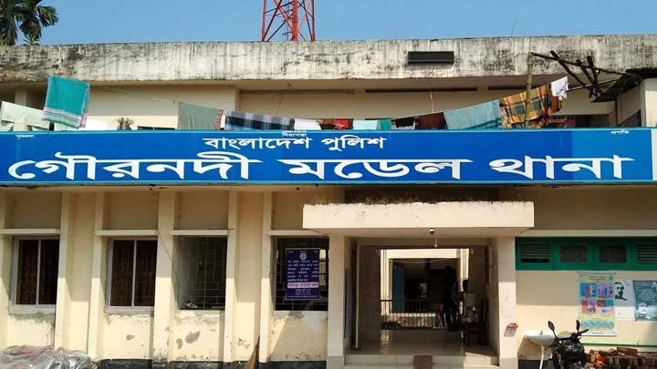 গৌরনদীতে ফের সশস্ত্র ডাকাতি, শিক্ষক ও ছেলেকে বেঁধে লুটপাট