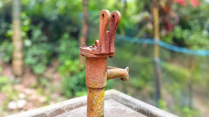 সন্ধ্যা নামলেই আতঙ্ক, নওগাঁয় মাদকের সঙ্গে পাল্লা দিয়ে বাড়ছে চুরি