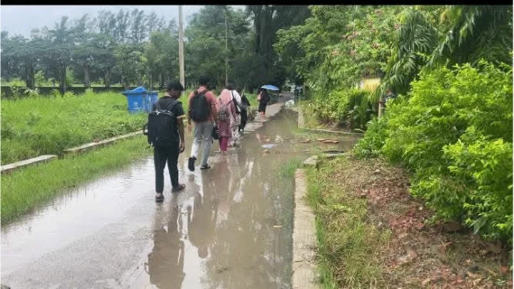 বৃষ্টিতে জলাবদ্ধ নোবিপ্রবি, দুই দশকেও হয়নি ড্রেনেজ ব্যবস্থা