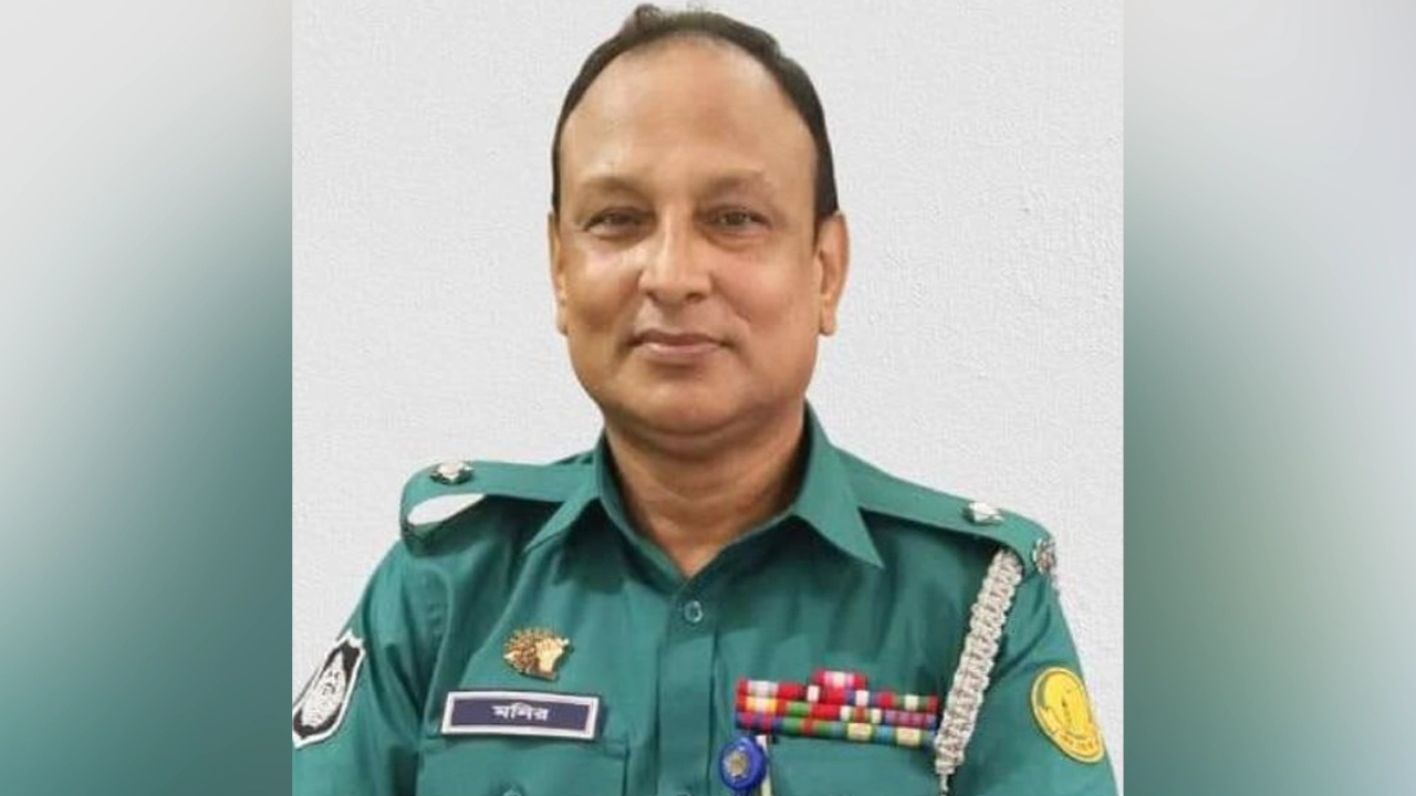 ১৩০ কম্বল চুরি করলেন ওসি নিজেই!
