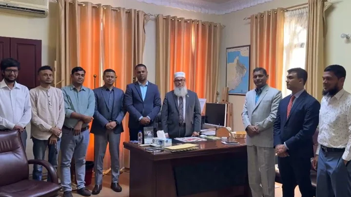 ওমানে দূতাবাসের কর্মকর্তাদের সঙ্গে সাংবাদিকদের মিট দ্য প্রেস