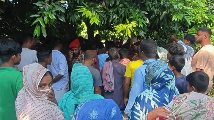 বৈদ্যুতিক তারে জড়িয়ে প্রাণ গেল যুবকের