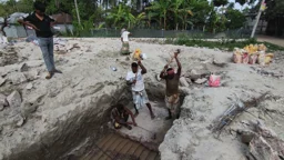 শিশুশিক্ষার্থীকে ধর্ষণের পর হত্যা, এখনো ভাঙা হচ্ছে আসামির বাড়ি