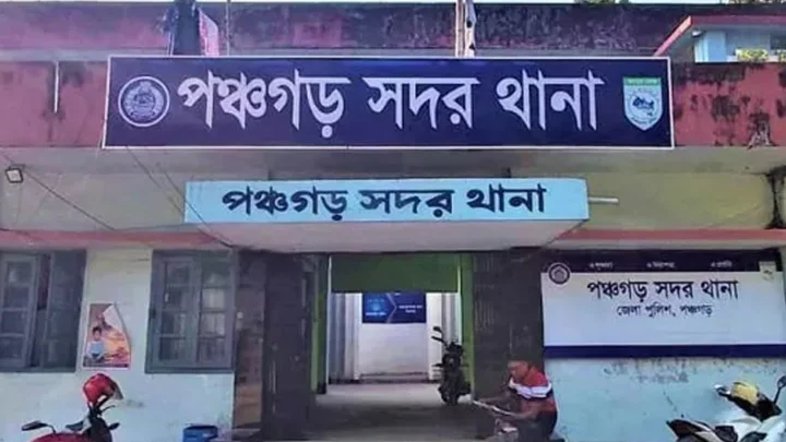 পঞ্চগড়ে দাদার ব্যাটারিচালিত ভ্যানের চাপায় প্রাণ গেল নাতির