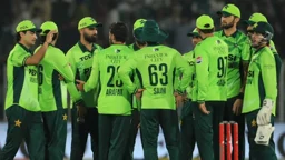 আরাফাতের নৈপুণ্যে ইংল্যান্ডকে উড়িয়ে দিল পাকিস্তান