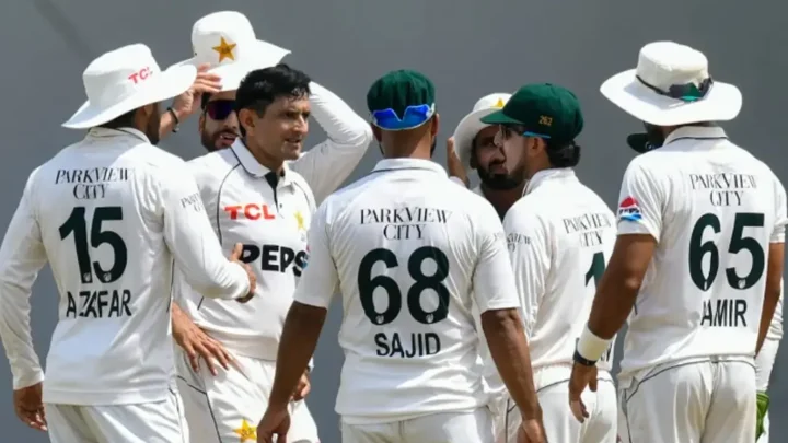 বাবরের লড়াইয়ের পরও হার এড়াতে পারল না পাকিস্তান