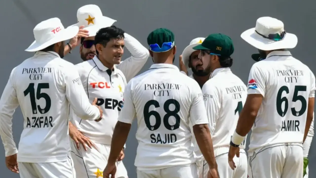 বাবরের লড়াইয়ের পরও হার এড়াতে পারল না পাকিস্তান