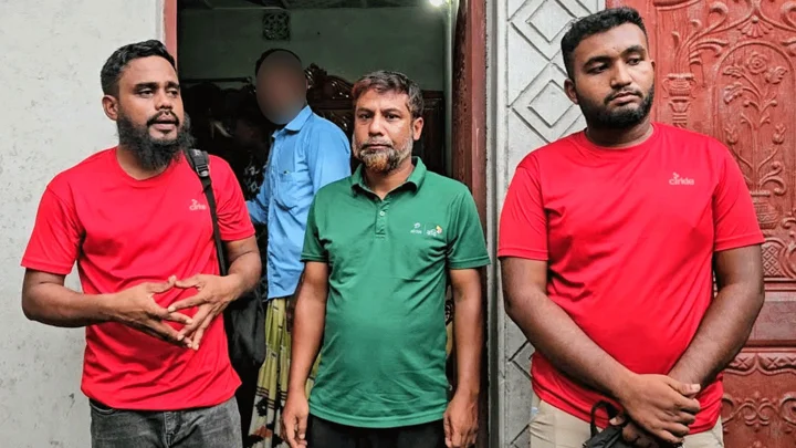 সিম বিক্রির আড়ালে অ্যাকাউন্ট জালিয়াতি, রবি-সারকেলের ৩ ব্র্যান্ড প্রমোটার আটক