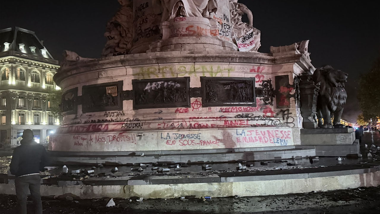 paris-carfew