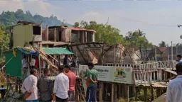 বাঁচার জন্য টয়লেটে আশ্রয়, সেখানেই মিলল মরদেহ