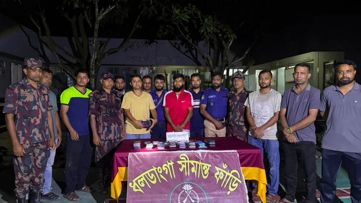 হাঁস-মুরগির খোঁয়াড়ে চোরাই ফোনের ‘গুদাম’, গ্রেপ্তার ১
